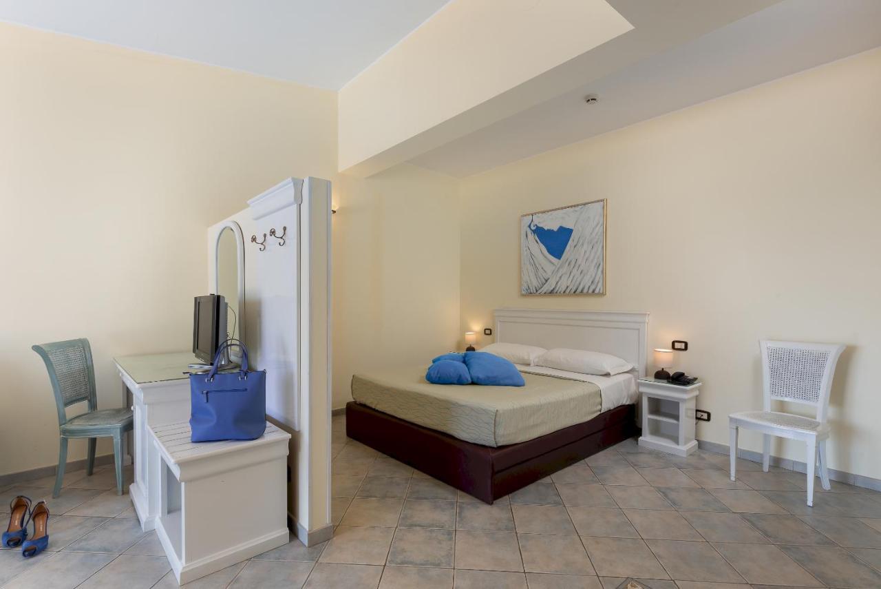 Hotel Riviera Сан-Вито-Ло-Капо Экстерьер фото